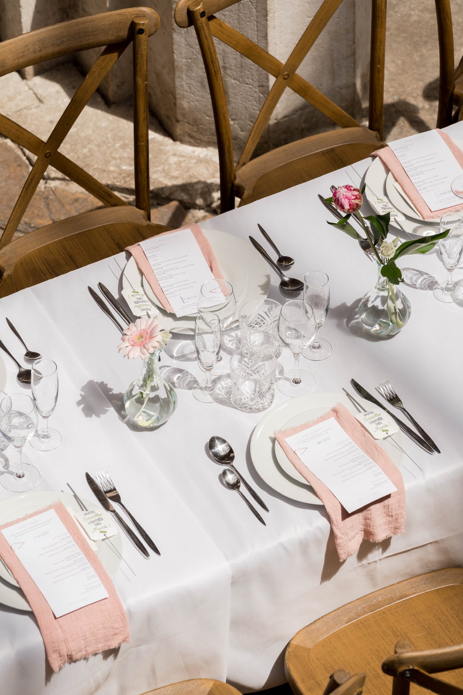 Confiez chaque détail à une wedding planner intuitive à La Rochelle pour un mariage fluide, élégant et profondément vous.