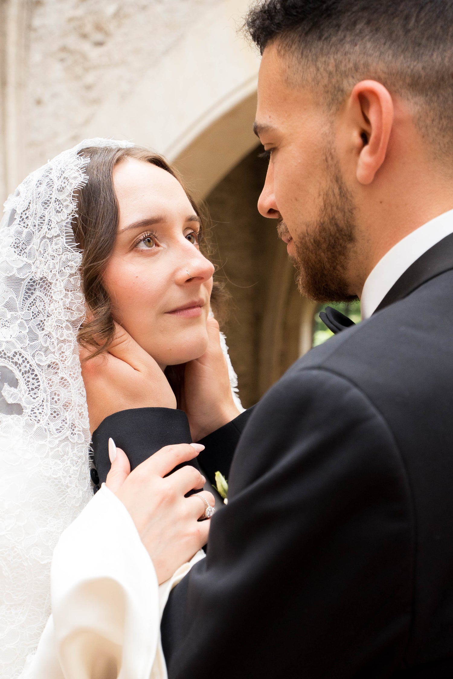 Confiez chaque détail à une wedding planner intuitive à La Rochelle pour un mariage fluide, élégant et profondément vous.