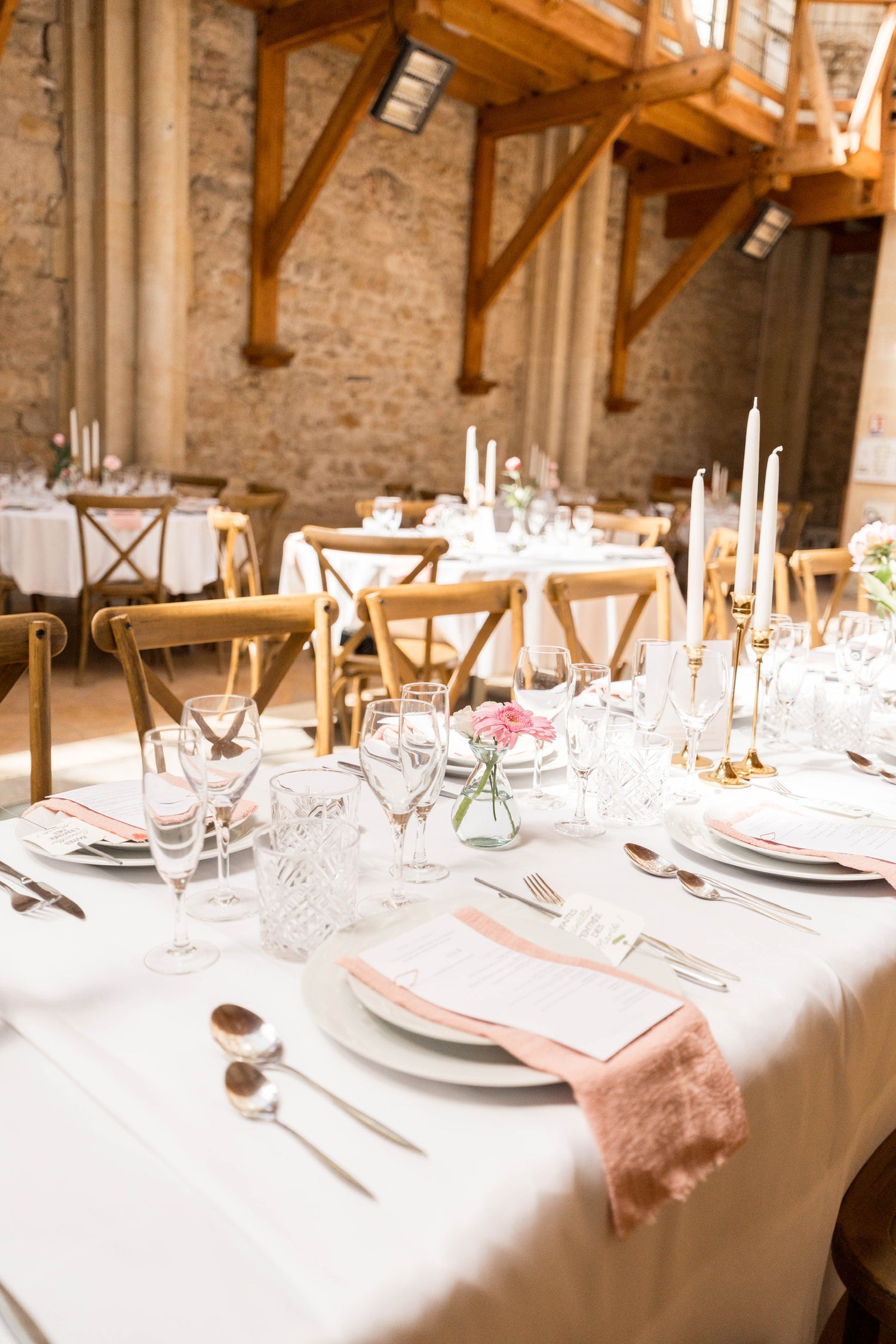 Confiez chaque détail à une wedding planner intuitive à La Rochelle pour un mariage fluide, élégant et profondément vous.